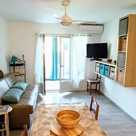 Well Equipped With Terrace Daire